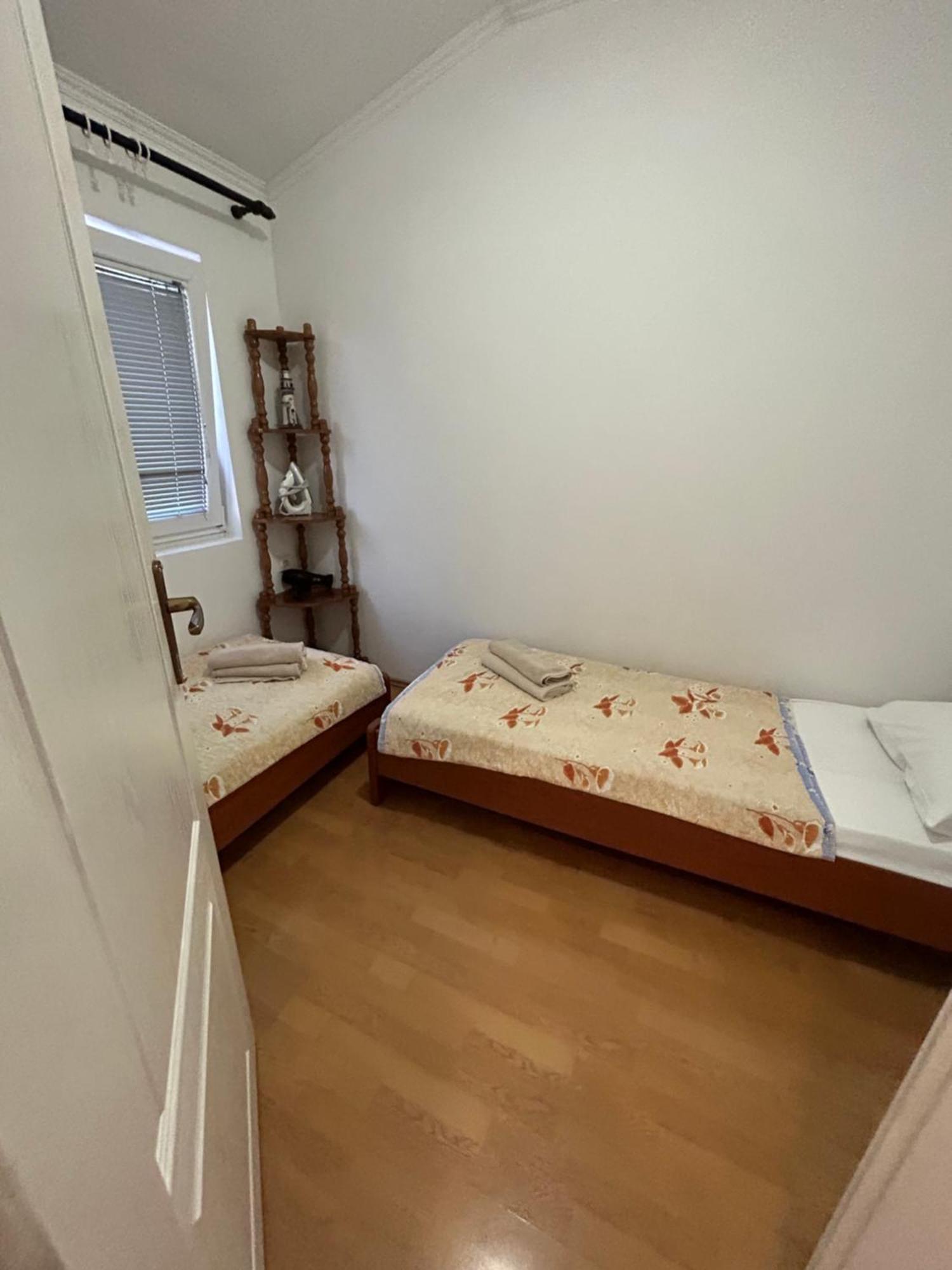 Lazarus Bigova Apartments Tivat Luaran gambar