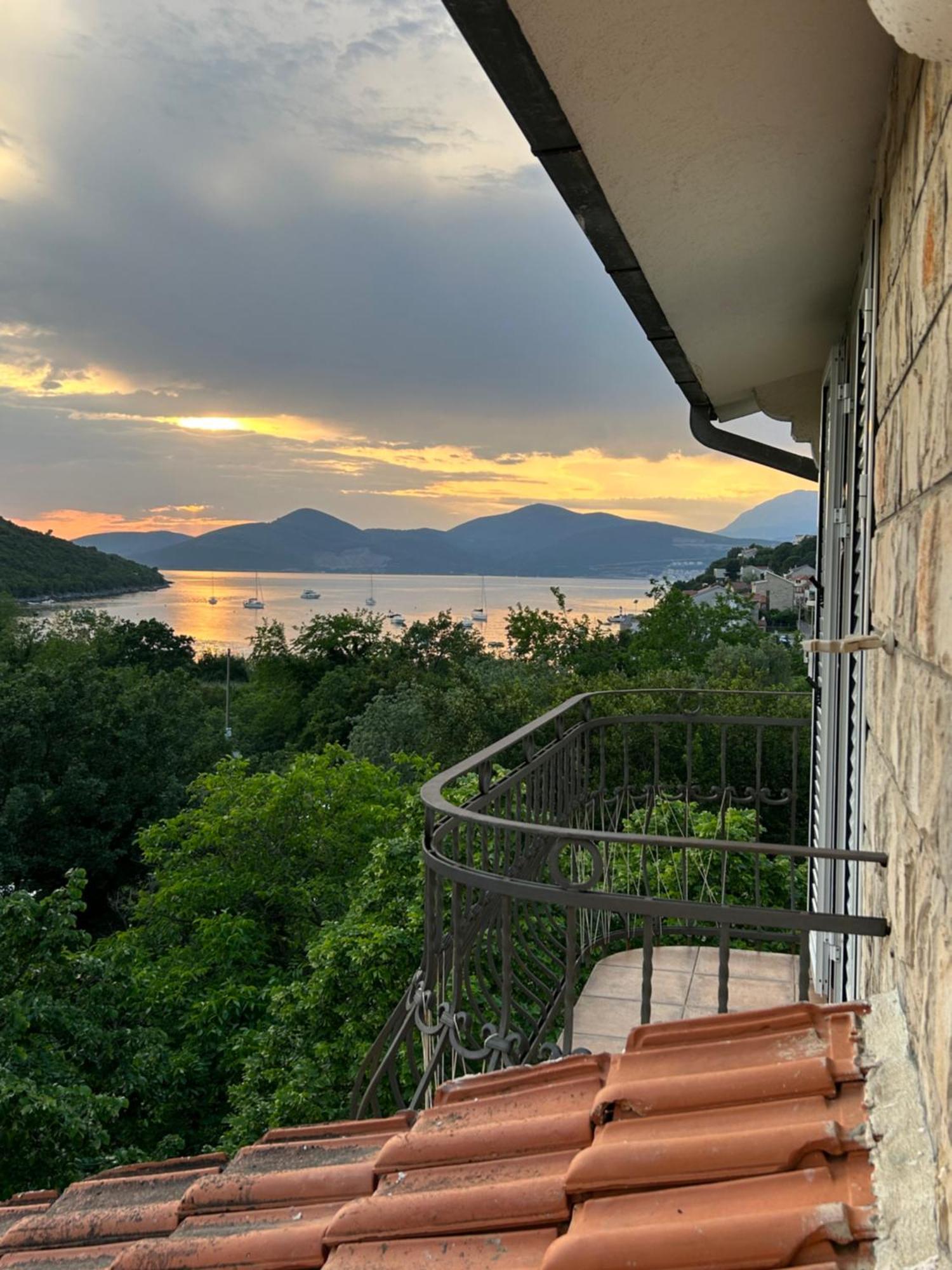 Lazarus Bigova Apartments Tivat Luaran gambar